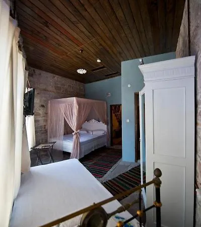 Mahzen Hotel